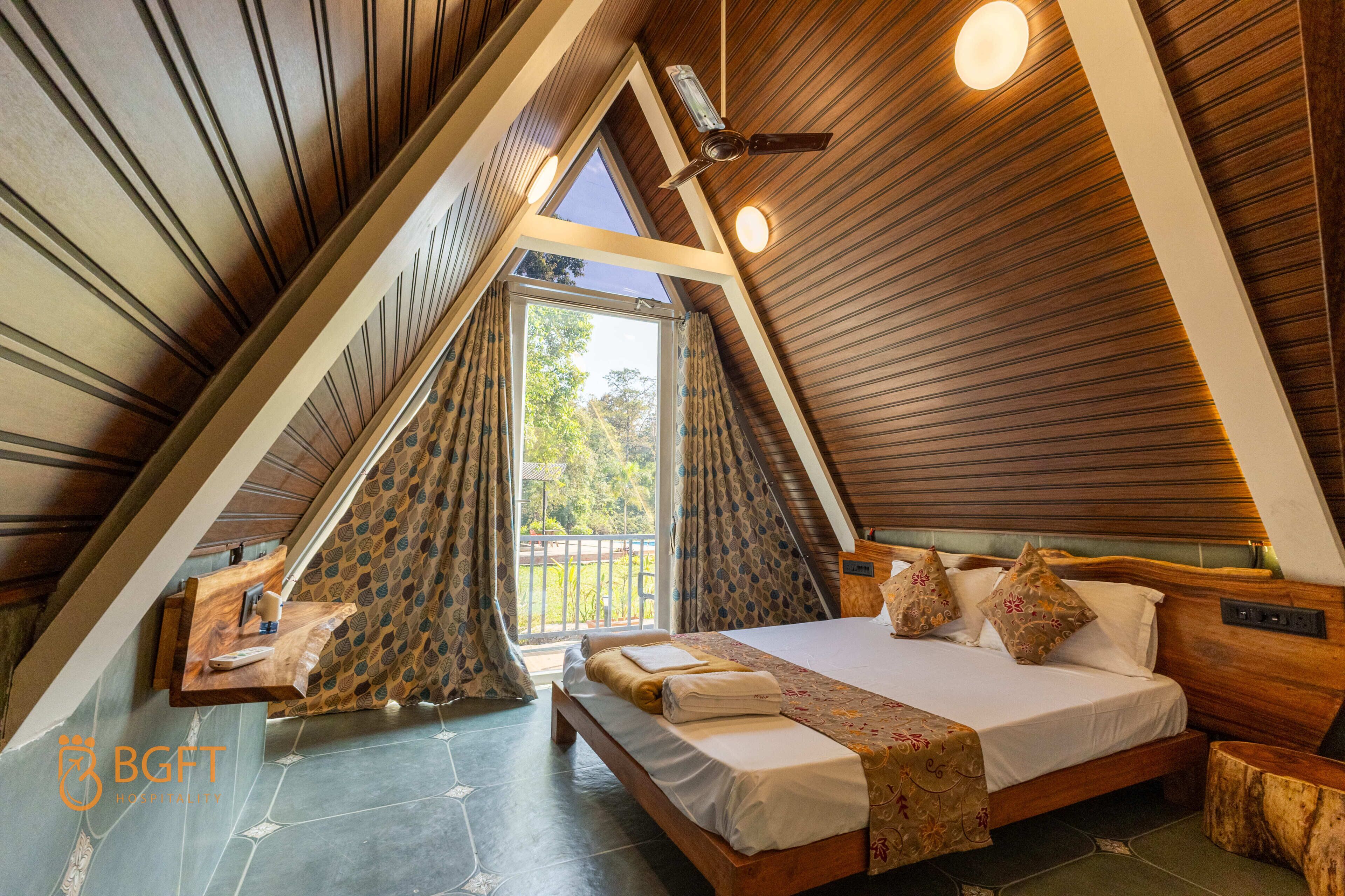 Chalet, Mountain View | Laptop workspace, soundproofing, free WiFi