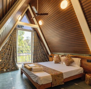 Chalet, vista a la montaña | Espacio para trabajar con laptop, insonorización y wifi gratis 