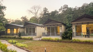 Exterior - Mountain Woods Farm Stay (Khopoli)