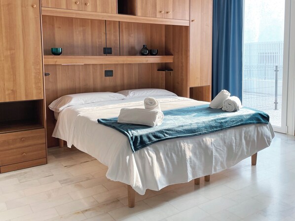 2 bedrooms, iron/ironing board, WiFi, bed sheets - Spacious apartment with patio in the heart of Aviano - Smart Residence Aviano (Aviano)