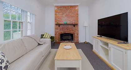 3-Bedroom House in Griffith Retreat