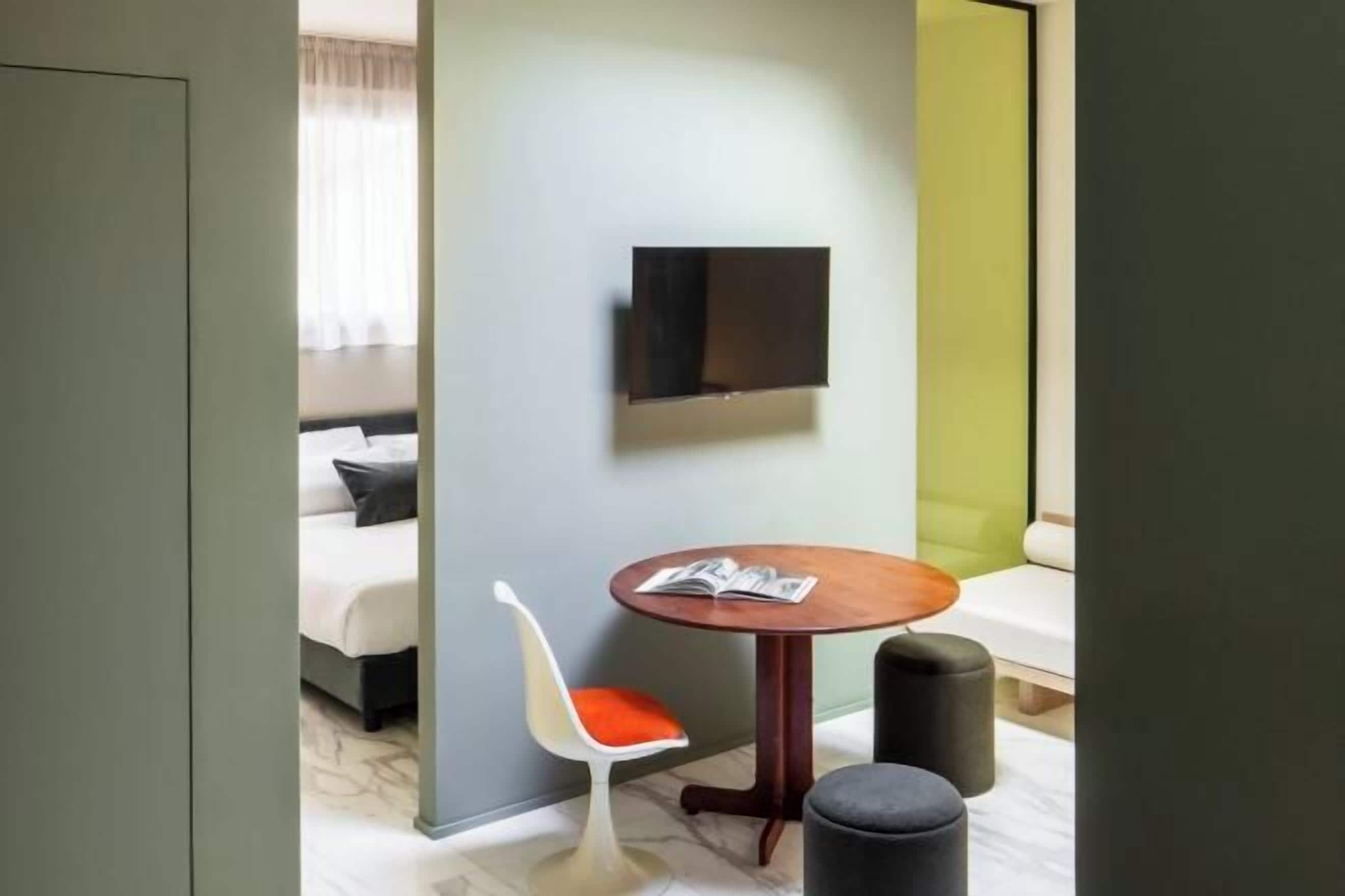 Minibar, in-room safe, desk, laptop workspace