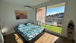 3 slaapkamers, een strijkplank/strijkijzer, wifi, beddengoed