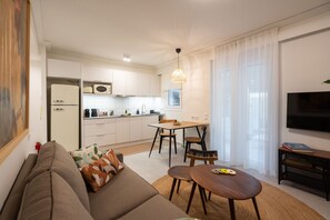 TV - Lofos Lumina 1 with Private Garden (Athens)