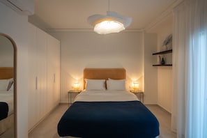 3 bedrooms, iron/ironing board - Bright Spacious 3BR/2BA near Acropolis | Rooftop (Athens)
