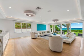 DVD player - 5-star Lanikai BEACHFRONT (5 bedrooms,sleeps 13) (Kailua)