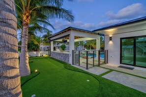 المنشأة من الخارج