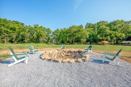 Cozy Studio Retreat Close to East TN & SC Sites