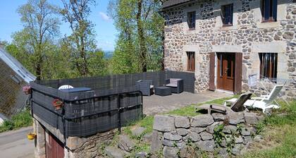 Gîte chez Jeantou in Montgreleix