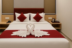 Deluxe Double Room | Travel cot, free WiFi, bed sheets - Hotel Vyom (sunderpur)