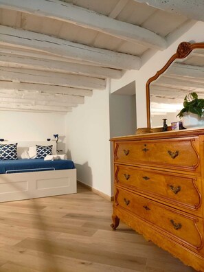 1 camera, ferro/asse da stiro, Wi-Fi, lenzuola