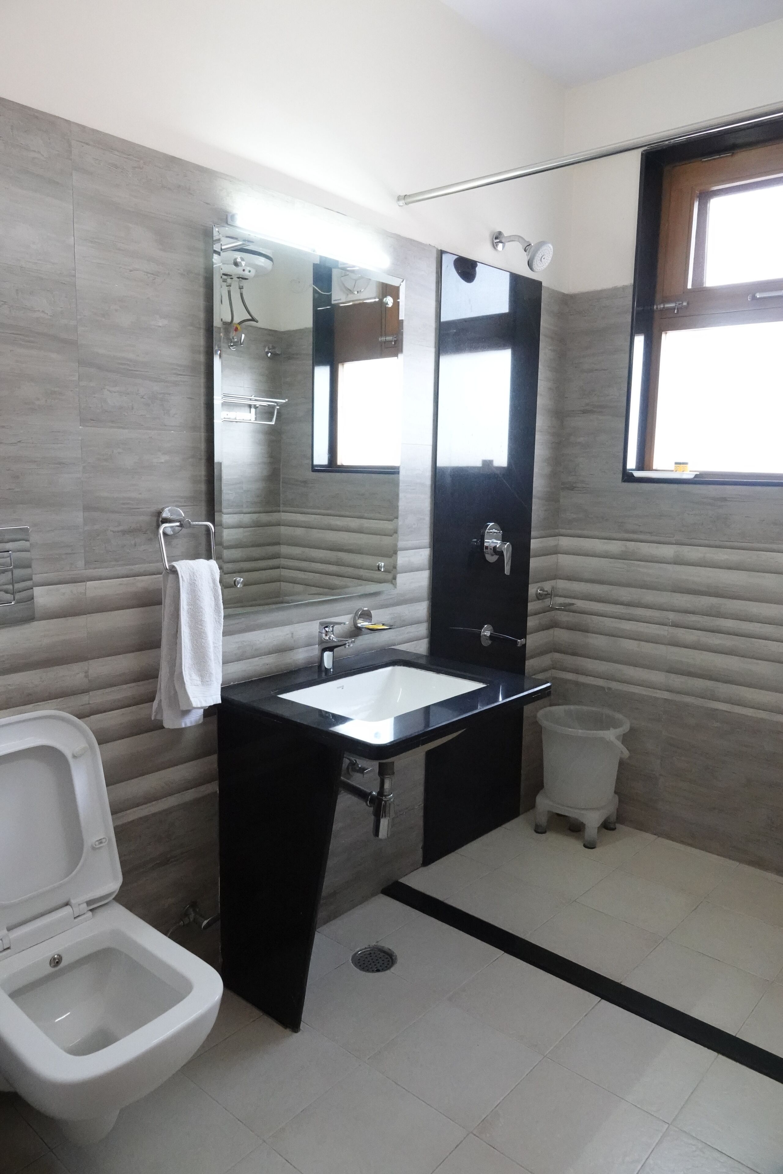 Deluxe Single Room | Bilik Mandi | Pancuran mandi, pengering rambut, selipar, tuala disediakan 