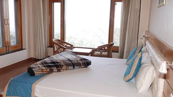 Habitación familiar doble, 2 habitaciones | Tabla de planchar con plancha, wifi gratis, ropa de cama