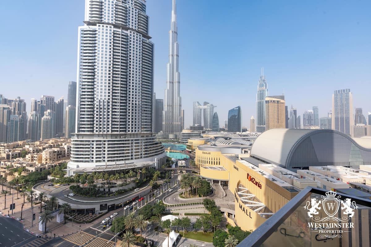 2-Bedroom Apartment with Panoramic Burj Khalifa and Fountain View | 露台/庭院