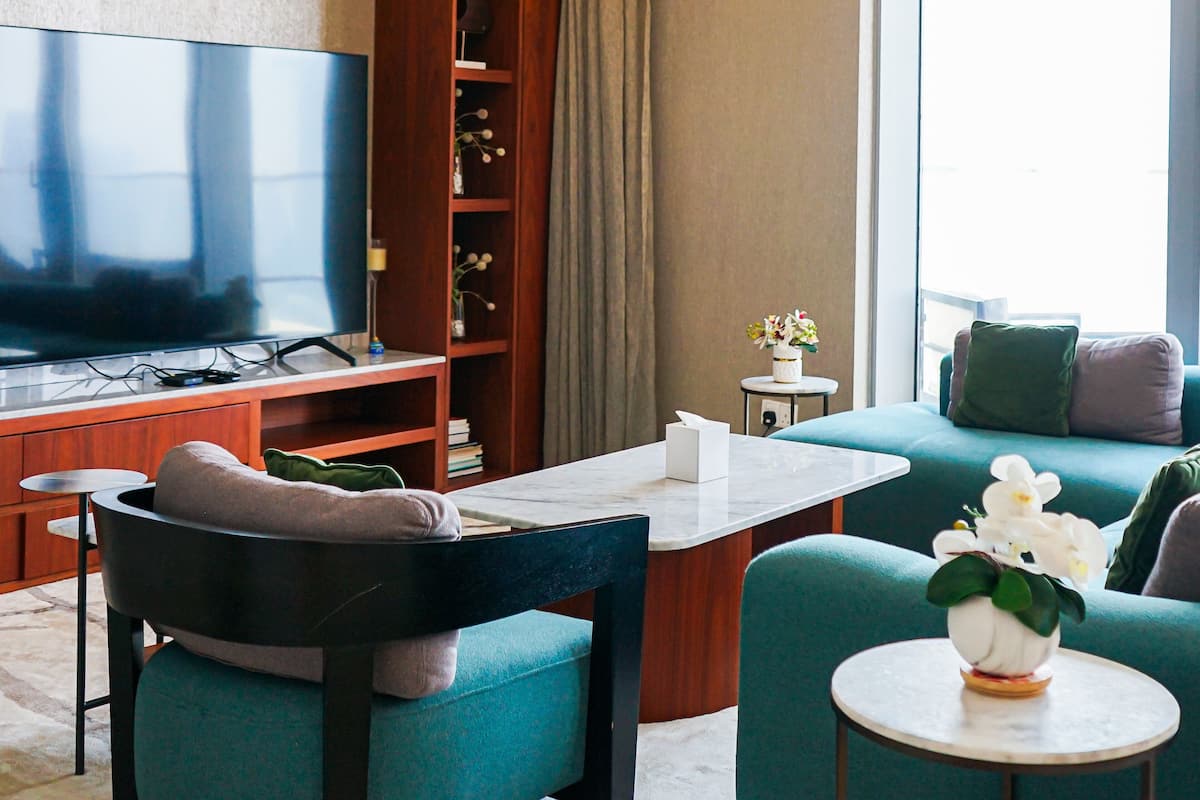 Three bed room with Full Burj Khalifa and Fountain view- Sky collections | 起居區 | 平面電視