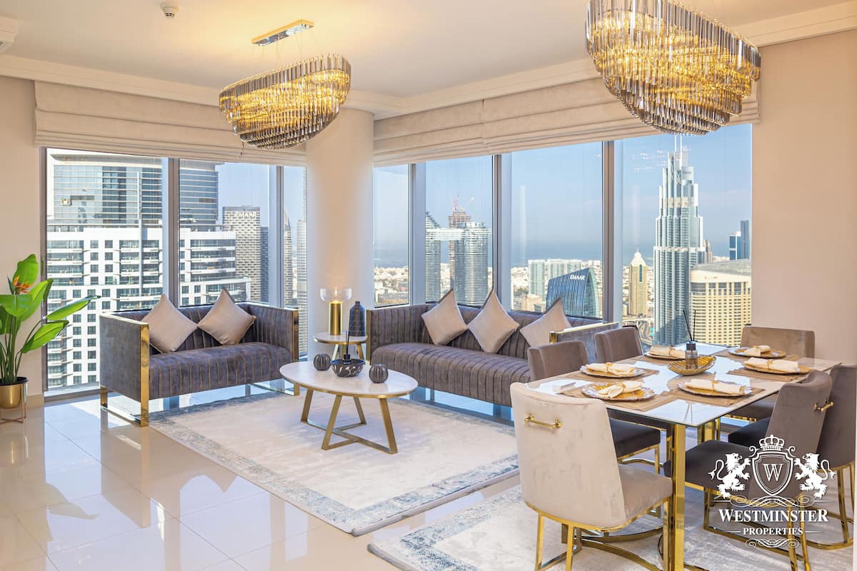 2-Bedroom Apartment with Panoramic Burj Khalifa and Fountain View | Vardagsrum | Platt-tv