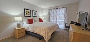 3 bedrooms, internet, bed sheets