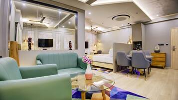 Luxury Suite, Balcony | In-room safe, free WiFi