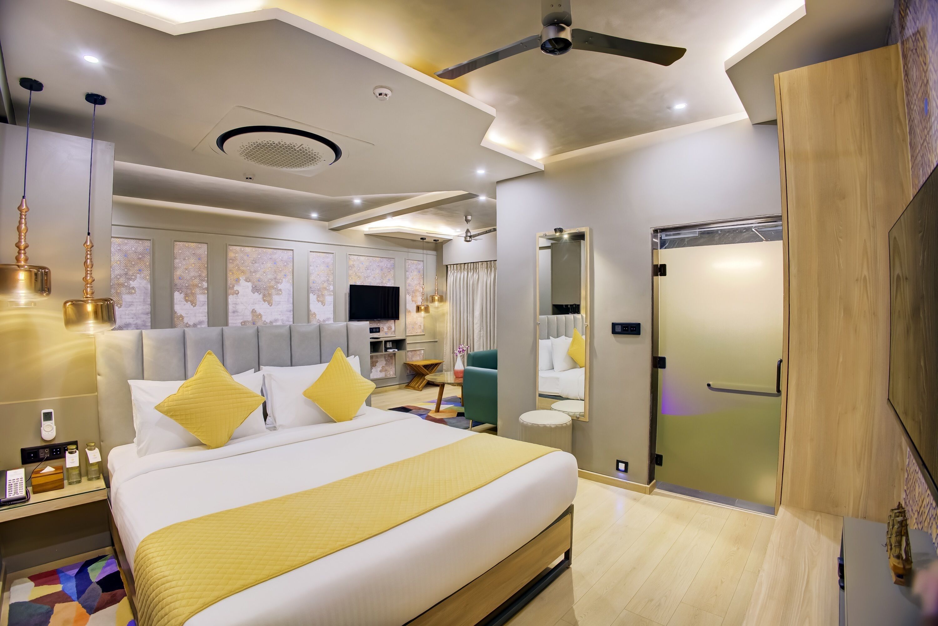 Luxury Suite, Balcony | In-room safe, free WiFi