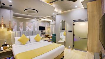 Luxury Suite, Balcony | In-room safe, free WiFi