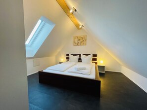 5 chambres, fer et planche à repasser, lit parapluie, Wi-Fi gratuit