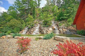 Property grounds - Wonderland Dream: Pigeon Forge Cabin w/ Game Room (Sevierville)