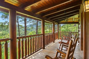 Property grounds - Wonderland Dream: Pigeon Forge Cabin w/ Game Room (Sevierville)