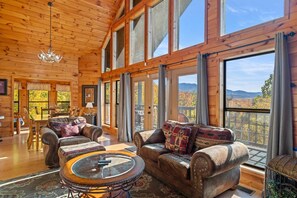 Smart TV, chimenea, videojuegos, futbolito