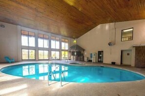 Pool - Dream Chaser: Minutes from Dollywood & Downtown (Pigeon Forge)