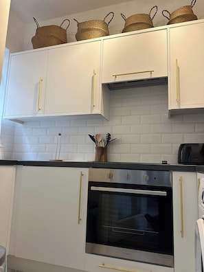 Apartment | Private kitchen - Large 1 Bedroom Apartment - Chelsea (London)