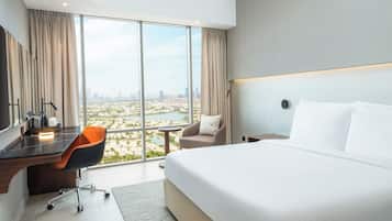 Safe på rommet, skrivebord og skrivebord for bærbar PC