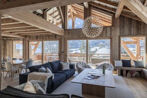 Fernseher, Kamin