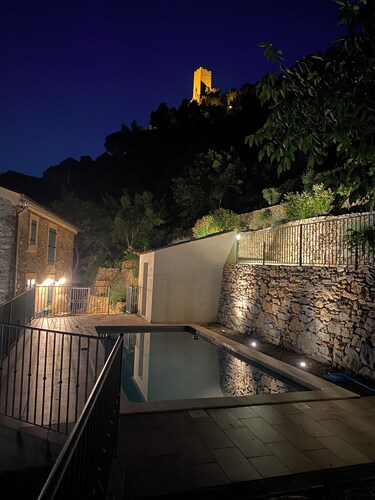 Beautifully restored wine grower’s house with pool in stunning riverside village
