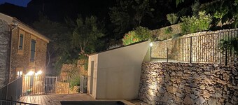 Beautifully restored wine grower’s house with pool in stunning riverside village