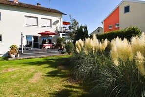 Terrace/patio - House near the lake with 6 bedrooms for up to 12 people (Eriskirch)