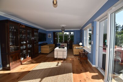 House near the lake with 6 bedrooms for up to 12 people