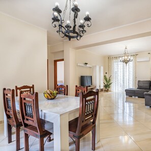 Dining - Olive tree apartment for your perfect vacation! (Brindisi)