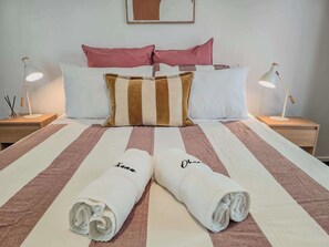 4 室のベッドルーム、WiFi、ベッドシーツ