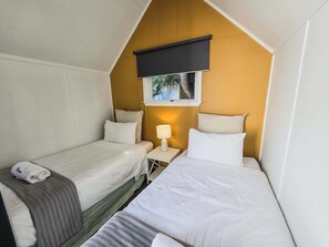 4 bedrooms, WiFi, bed sheets