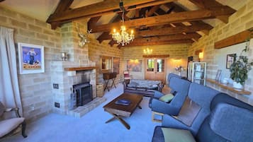 Televisie en een open haard