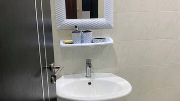 Toallas, jabón, papel higiénico