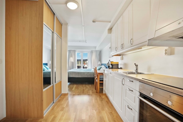 Deluxe-Apartment, Hafenblick | Eigene Küche | Großer Kühlschrank, Mikrowelle, Ofen, Herdplatte