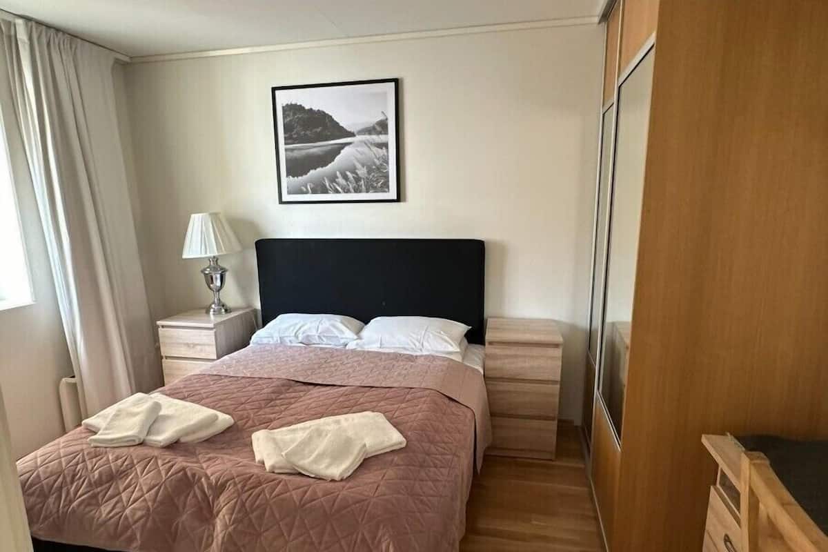 Comfort appartement | 2 slaapkamers, verduisterende gordijnen, geluiddichte muren