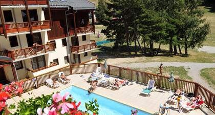 Ski-in/ski-out & foot of the slopes, balcony, tv, ski locker, 45m², La Norma