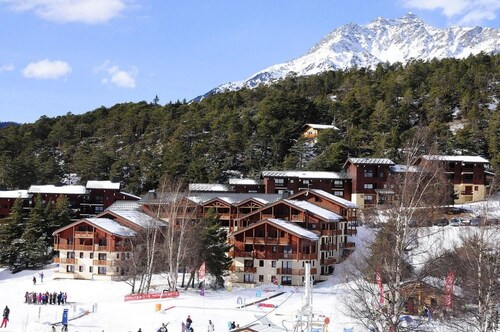 Ski-in/ski-out & foot of the slopes, balcony, tv, ski locker, 45m², La Norma
