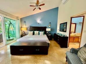 3 bedrooms, in-room safe, iron/ironing board, free WiFi