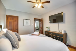 Interior - South City St Louis Charmer w/ Fenced Yard (St. Louis)