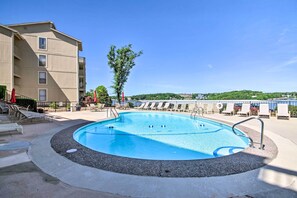 Apartment (2 Bedrooms) | Interior - Lakefront Osage Beach Condo w/ Balcony & Pool (Osage Beach)