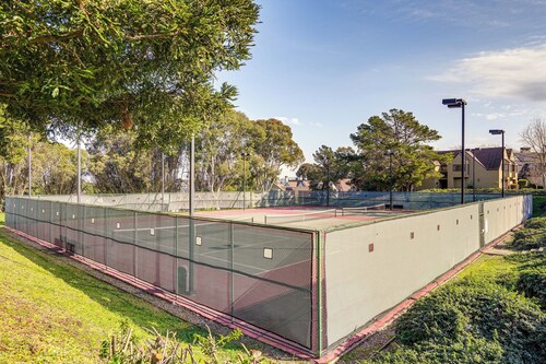 Stay & Play: Bay Area Condo w/ Community Pool!