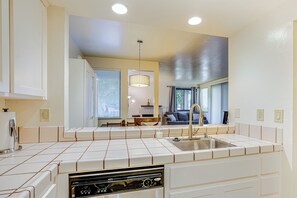 Apartment (1 Bedroom) | Interior - Stay & Play: Bay Area Condo w/ Community Pool! (San Pablo)